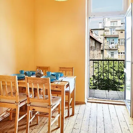 Yard Krowoderska Street Appartement