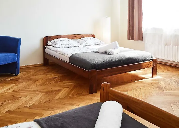 Yard Krowoderska Street شقة كراكوفيا